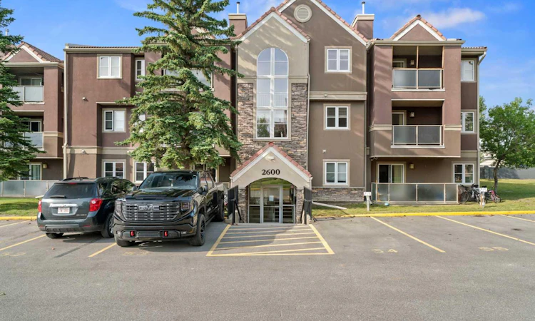 .-2612 Edenwold Heights NW