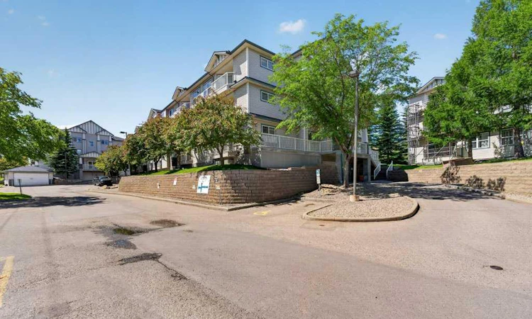 106-11 Somervale View SW