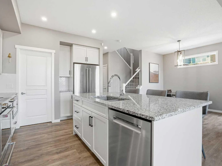 393 Masters Avenue SE, Calgary, AB, T3M 2N7 - 6