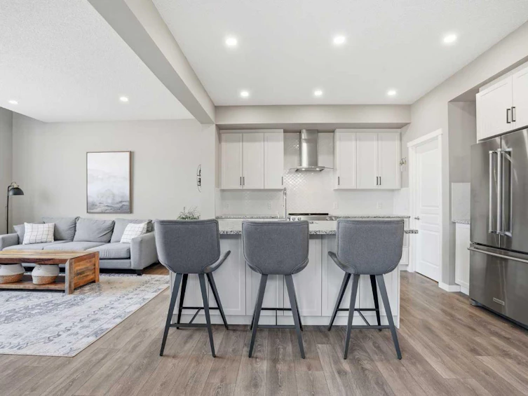 393 Masters Avenue SE, Calgary, AB, T3M 2N7 - 3