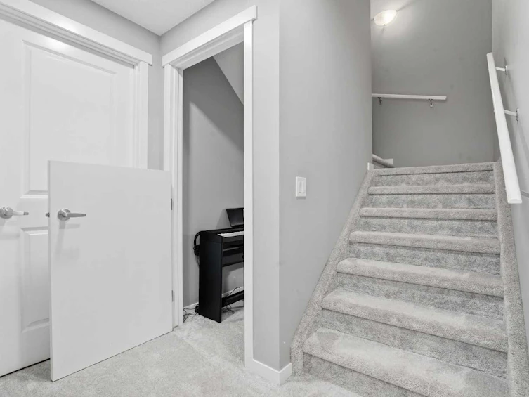 393 Masters Avenue SE, Calgary, AB, T3M 2N7 - 40