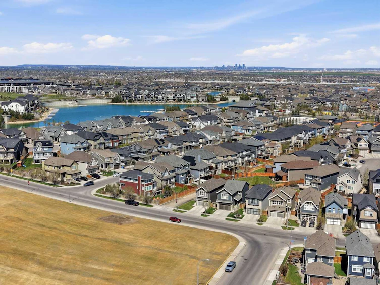 393 Masters Avenue SE, Calgary, AB, T3M 2N7 - 48