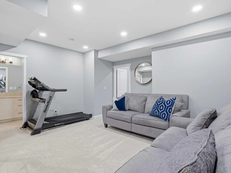 393 Masters Avenue SE, Calgary, AB, T3M 2N7 - 39