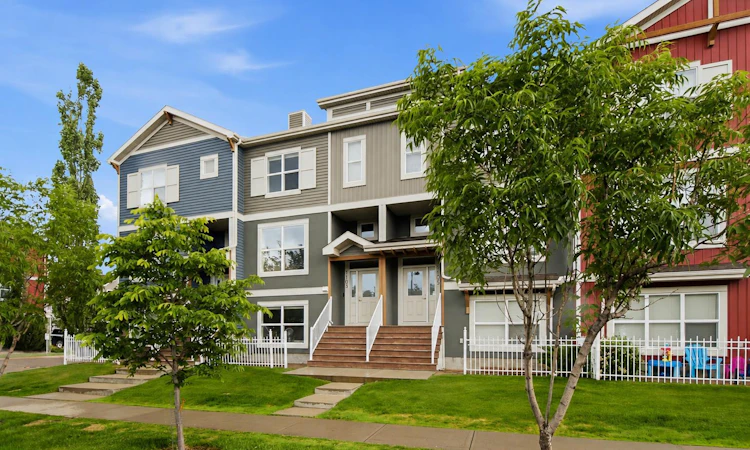 1103-10 Auburn Bay Avenue SE