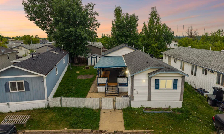 212 Greenwich Lane