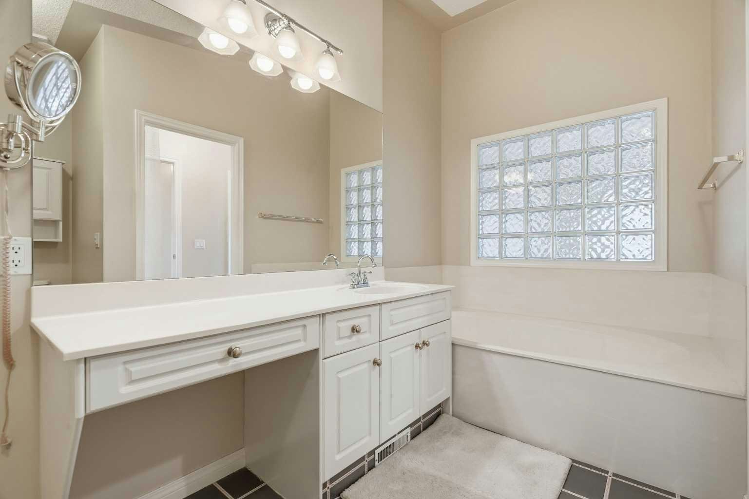 44 Sierra Morena Way SW, Calgary, AB, T3H 3C3 - 19