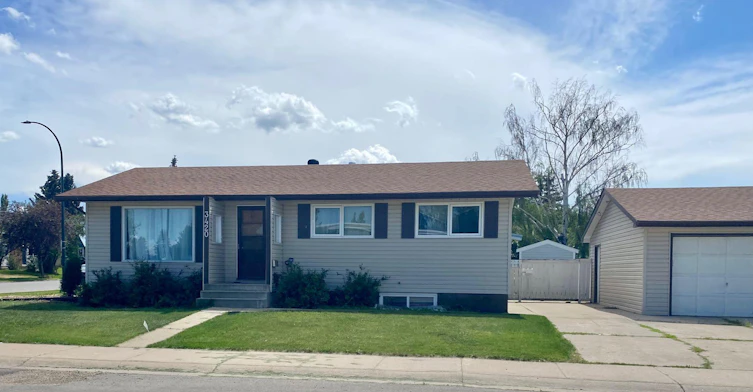 3420 Sylvan Road S, Lethbridge, AB, T1J 3J7