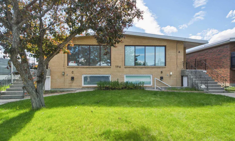 196 Gordon Drive SW