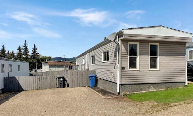 69 Shand Trailer Court