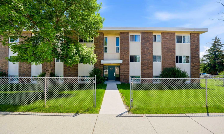 207-6464 Travois Crescent NW