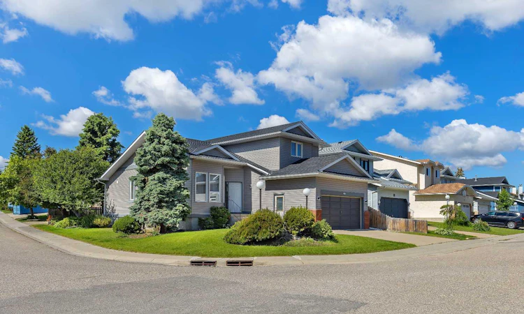 83 Sanderling Road NW