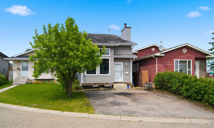 5 Martingrove Court NE