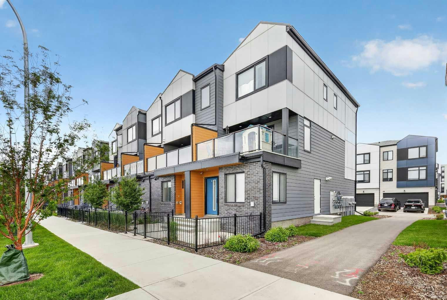 8554 19 Avenue SE, Calgary, AB, T2A 7W8
