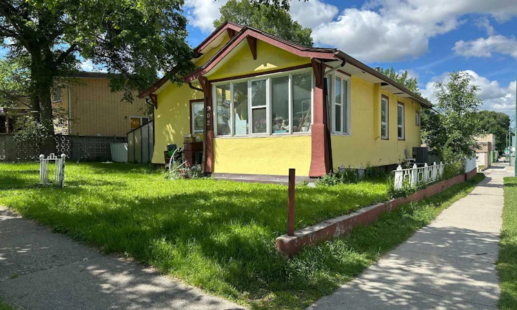 902 12 Street S