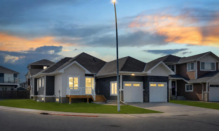 32 Lakes Estates Circle