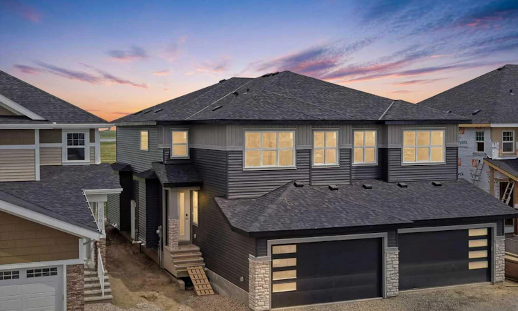 446 Kinniburgh Loop