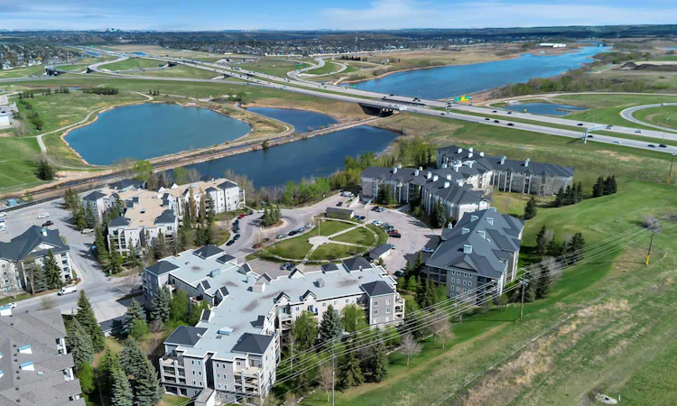 405-4000 Somervale Court SW