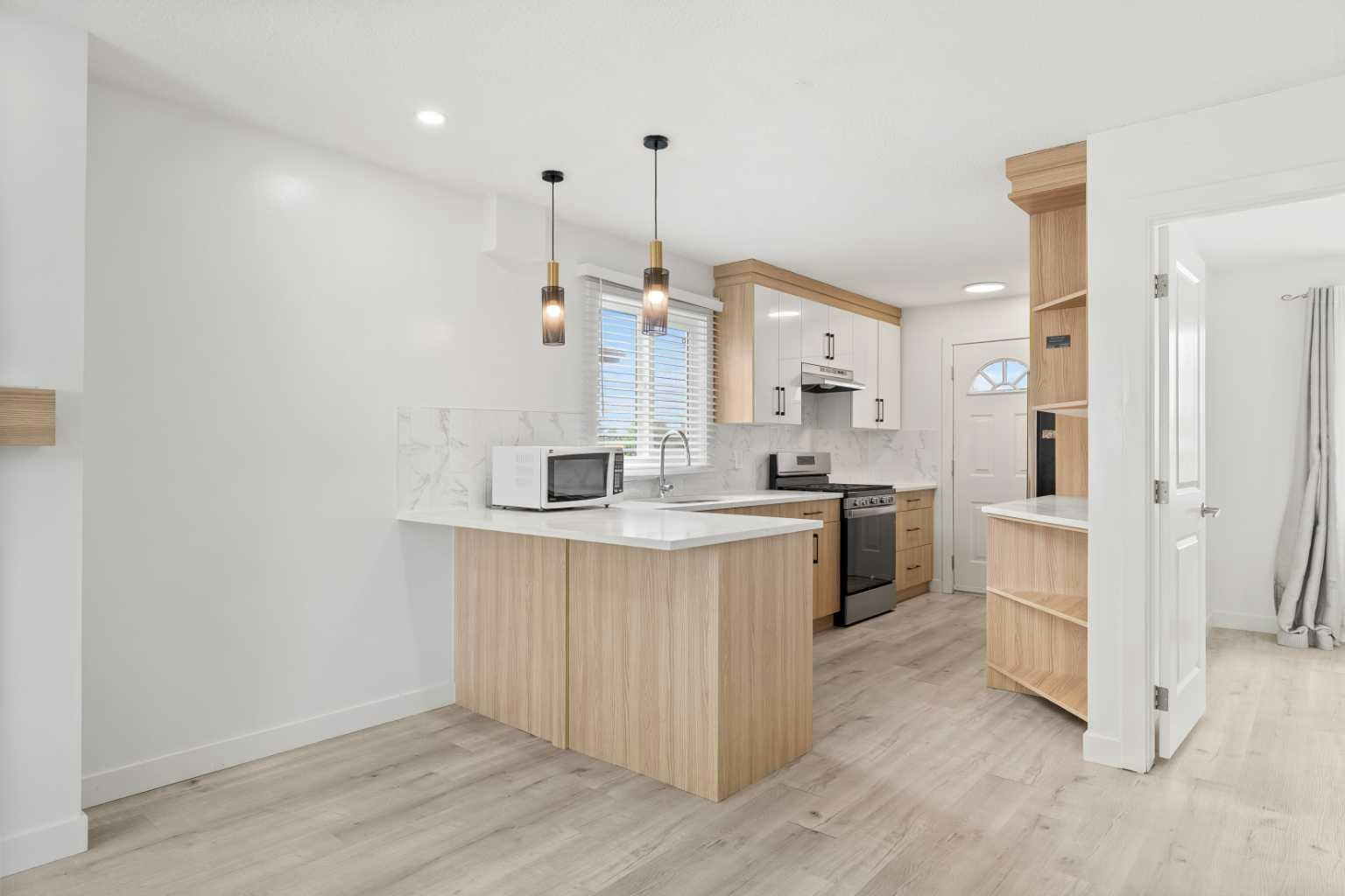 424 Penbrooke Crescent SE, Calgary, AB, T2A 3T7