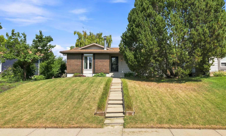 331 Queensland Circle SE