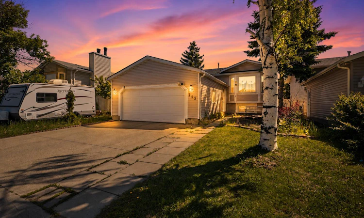 143 Castlebrook Rise NE