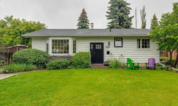 109 Selkirk Boulevard