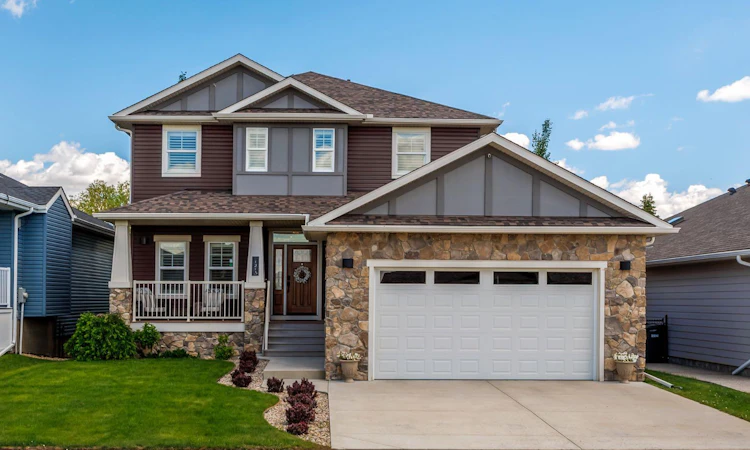 1213 Hillcrest Manor Estates