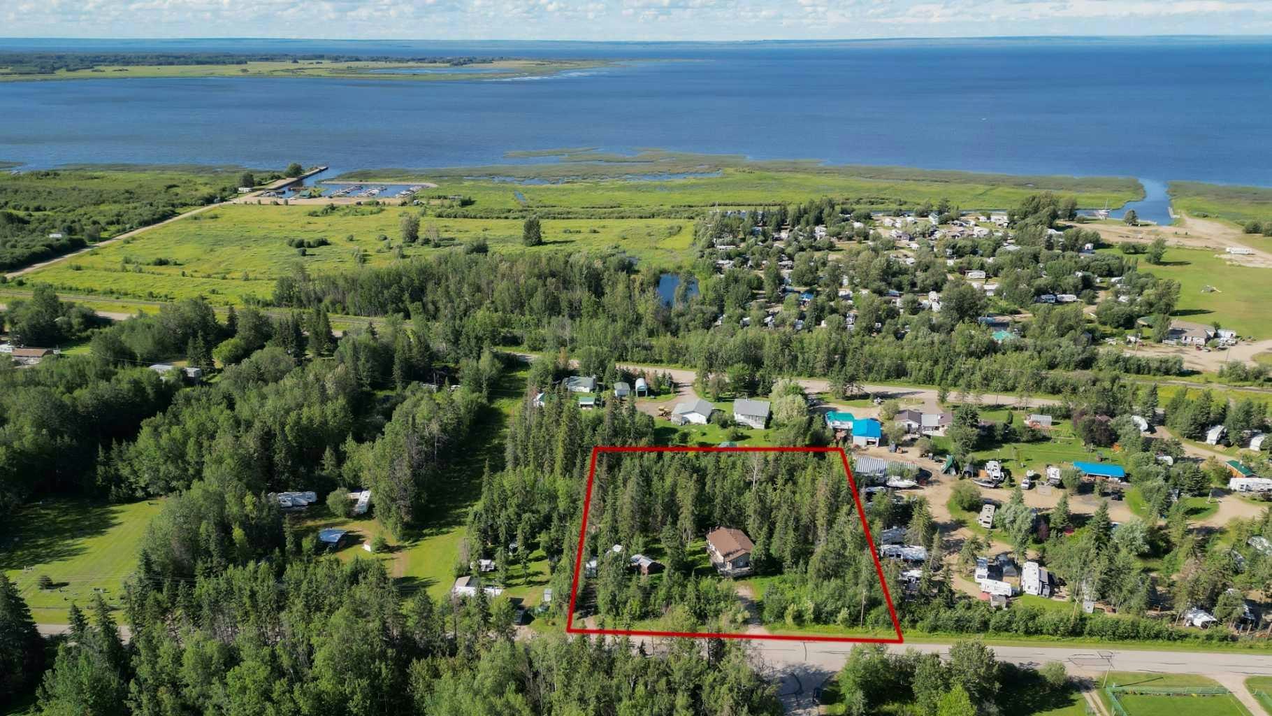 32 1 Avenue SW, Big Lakes County, AB, T0G 0X0