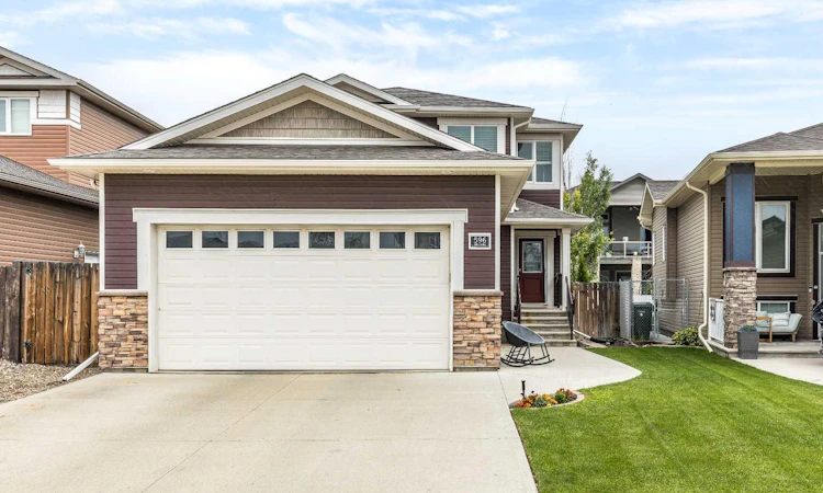 596 Vista Drive SE