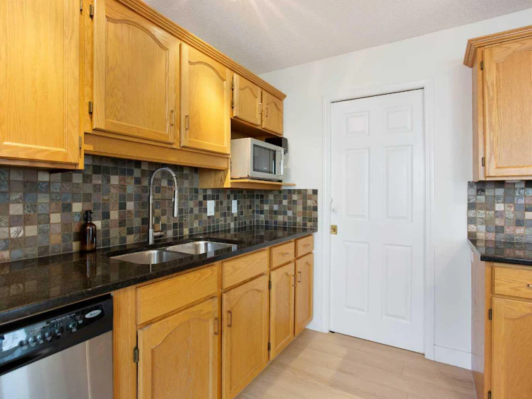 1-2128 35 Avenue SW, Calgary, AB, T2T 2E3 - 16
