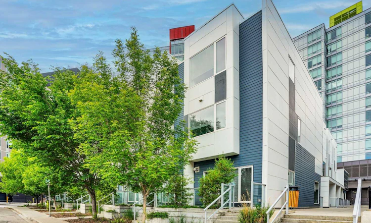 207-20 Brentwood Common NW