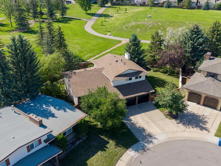 111 Temple Crescent W, Lethbridge, AB, T1K 4T3
