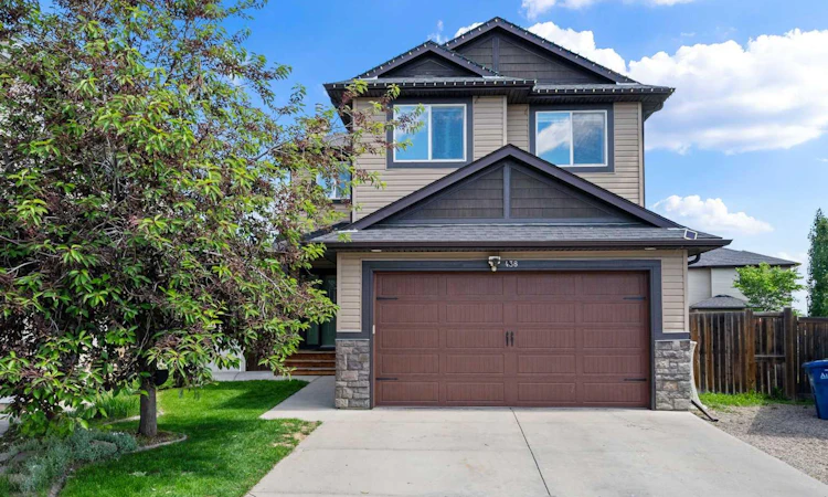 438 Luxstone Green SW
