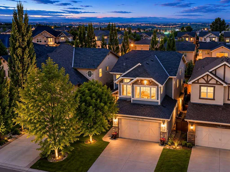 275 Aspen Hills Close SW, Calgary, AB, T3H 0C8 - 2
