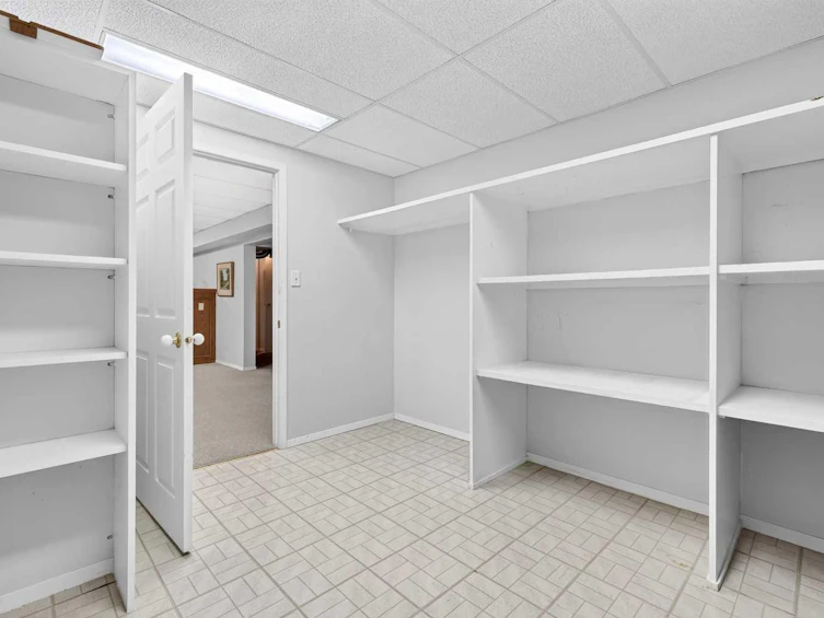 3227 Collingwood Drive NW, Calgary, AB, T2L 0R7 - 31