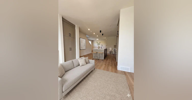 3203 14 Avenue SW, Calgary, AB, T3C 0W7 - 3