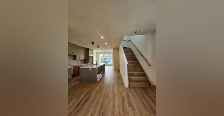 3203 14 Avenue SW, Calgary, AB, T3C 0W7 - 6