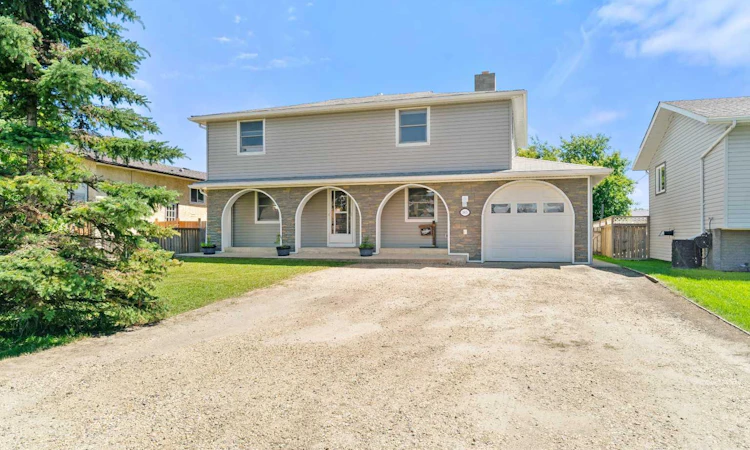 9805 98 Ave