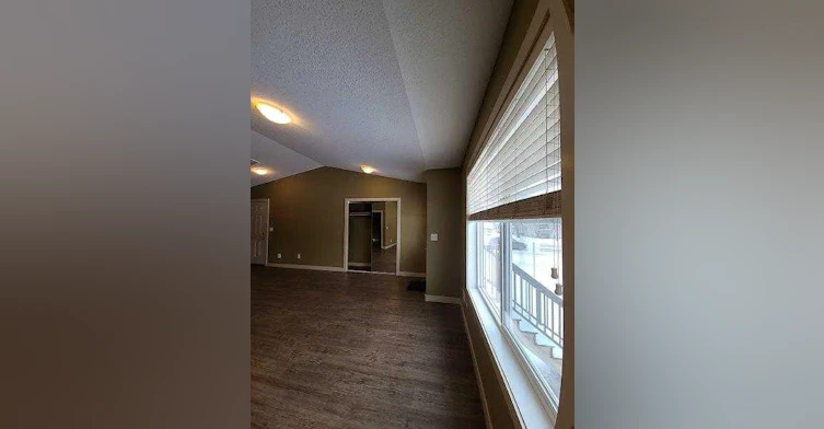 A-10502 102 Street, Grande Prairie, AB, T8V 2W6 - 2