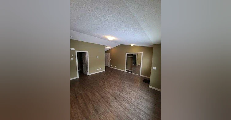A-10502 102 Street, Grande Prairie, AB, T8V 2W6 - 3