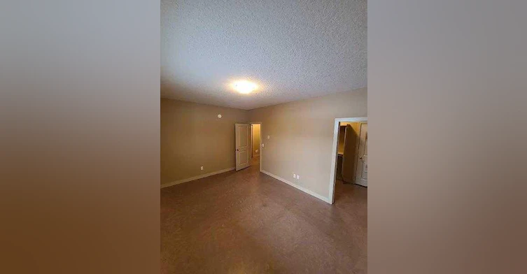 A-10502 102 Street, Grande Prairie, AB, T8V 2W6 - 5