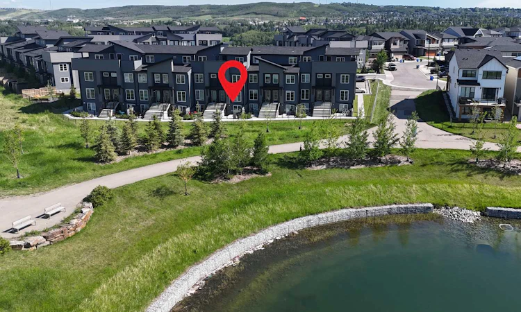 412-260 Rowley Way NW
