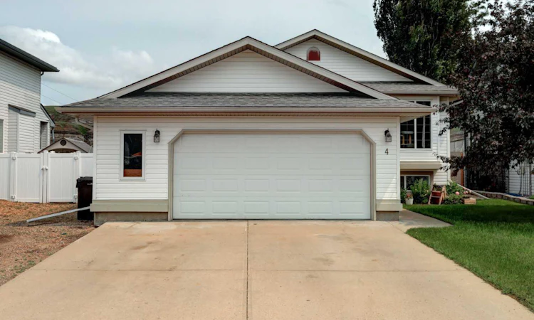4 Willow Point