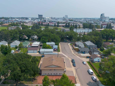 309 19 Street N - 5