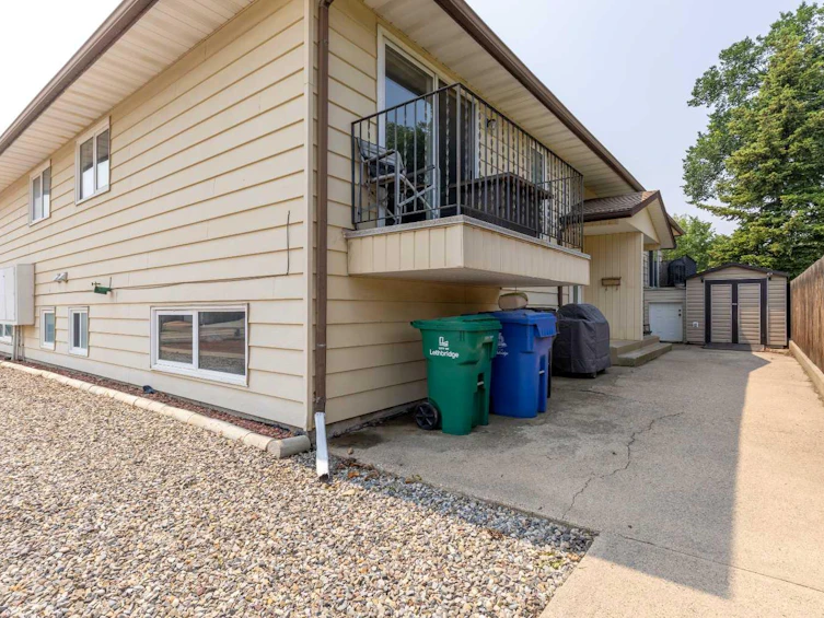 309 19 Street N, Lethbridge, AB, T1H 3K3 - 3