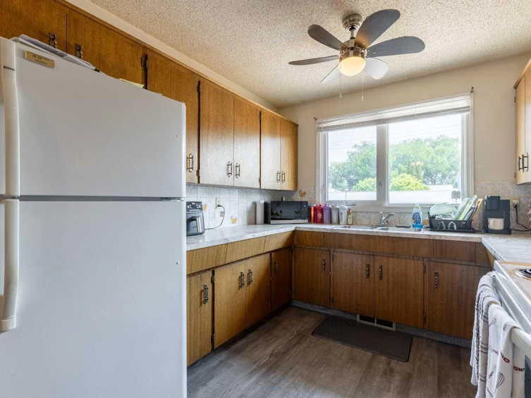 309 19 Street N, Lethbridge, AB, T1H 3K3 - 29