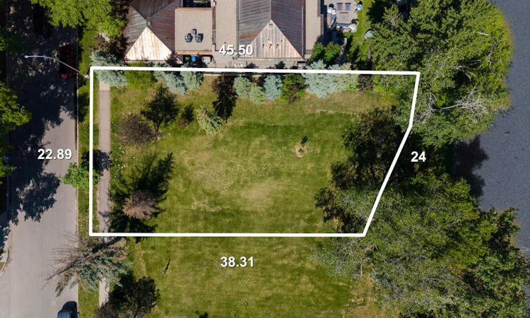 708 Riverdale Avenue SW