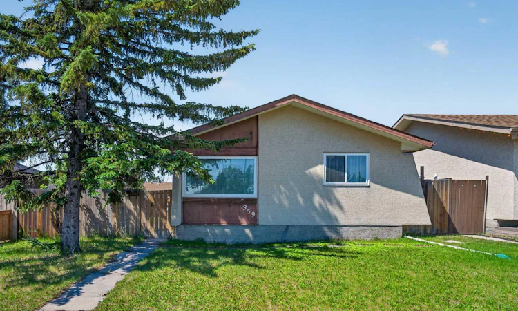 359 Maitland Crescent NE