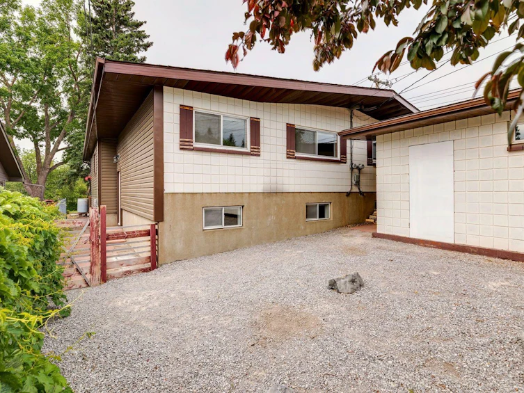 2144 Chilcotin Road NW, Calgary, AB, T2L 0X1 - 36