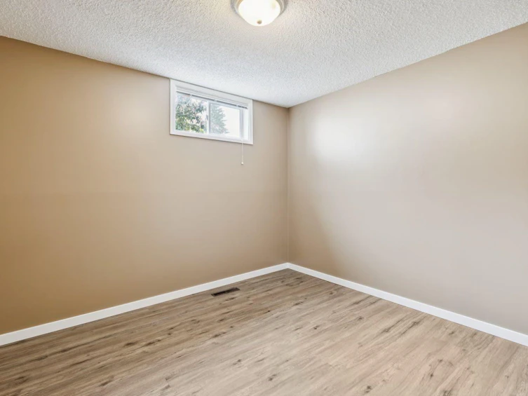 2144 Chilcotin Road NW, Calgary, AB, T2L 0X1 - 30