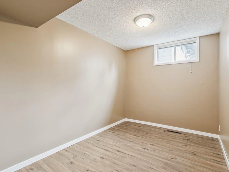 2144 Chilcotin Road NW, Calgary, AB, T2L 0X1 - 31